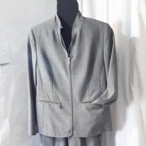 AMANDA SMITH BEAUTIFUL GREY PIN STRIPE PANT & JACKET SUIT